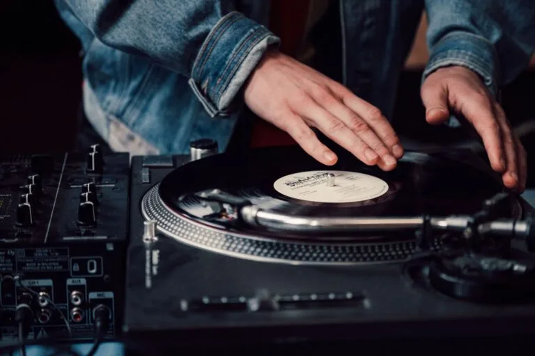 Stop Turntable Rumble with Proper Isolation Feet